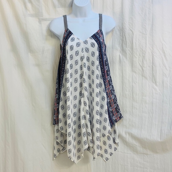 Maurices White, Blue & Red Handkerchief Hem Tunic Tank - Small - Picture 6 of 16